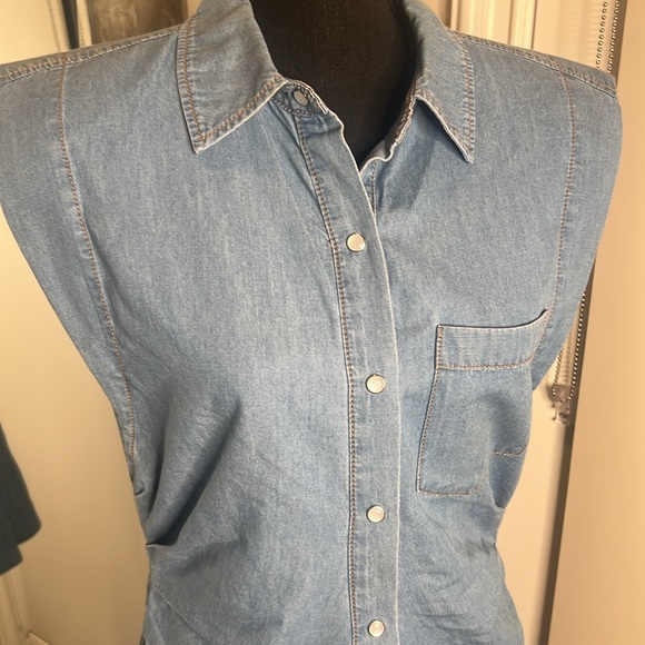 FRAME chambray button-up - Picture 3 of 7